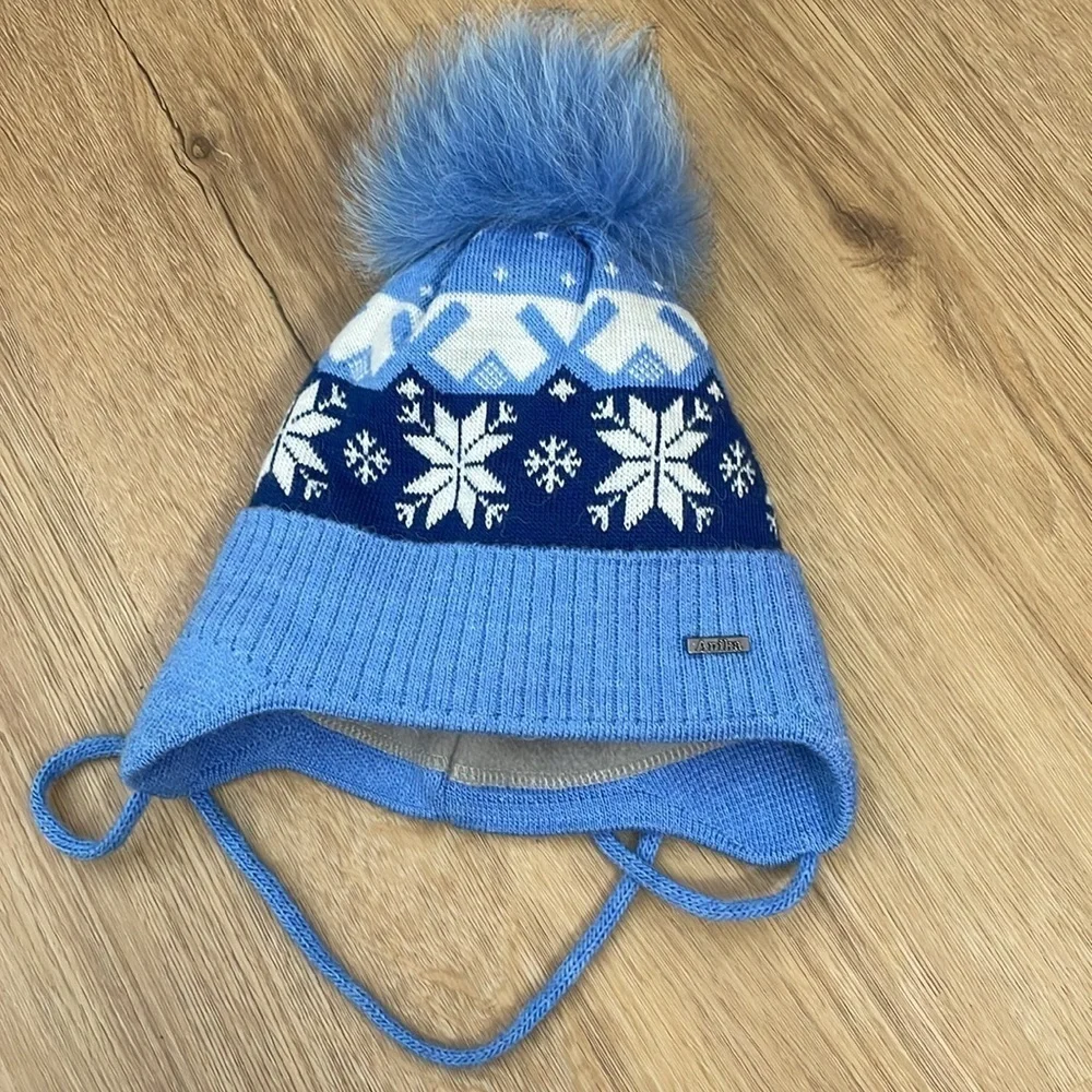 Pom Pom Hat